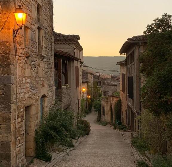 פנסיון La Chambre Des Ecureuils   Bruniquel
