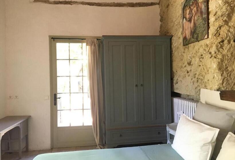 بنسيون Le Mas De Pierre étoile