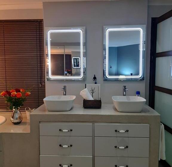 פנסיון Leadwood Lodge