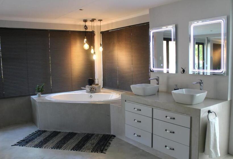 פנסיון Leadwood Lodge