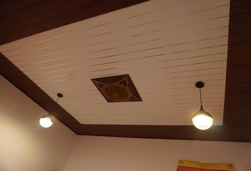 بنسيون Nature World Safari Resort