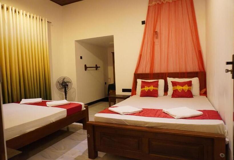 بنسيون Nature World Safari Resort