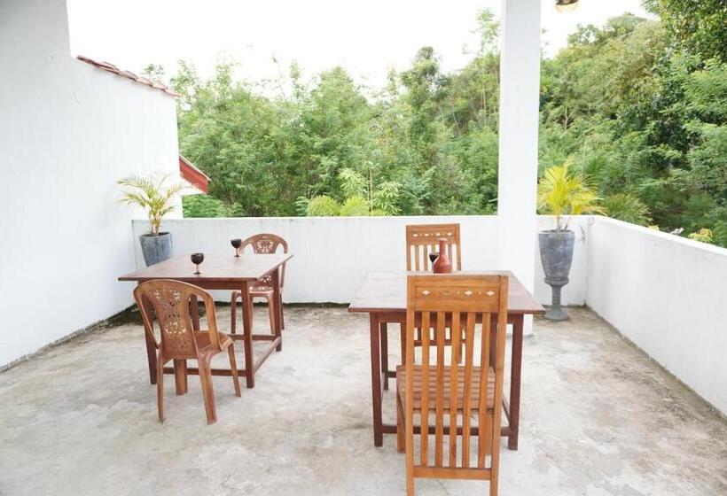 بنسيون Nature World Safari Resort