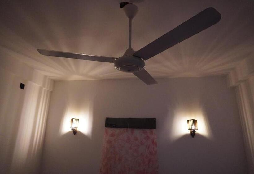 بنسيون Nature World Safari Resort