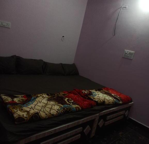 Pension Shree Kundkeswar Home Stay