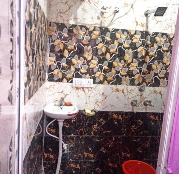 Pension Shree Kundkeswar Home Stay