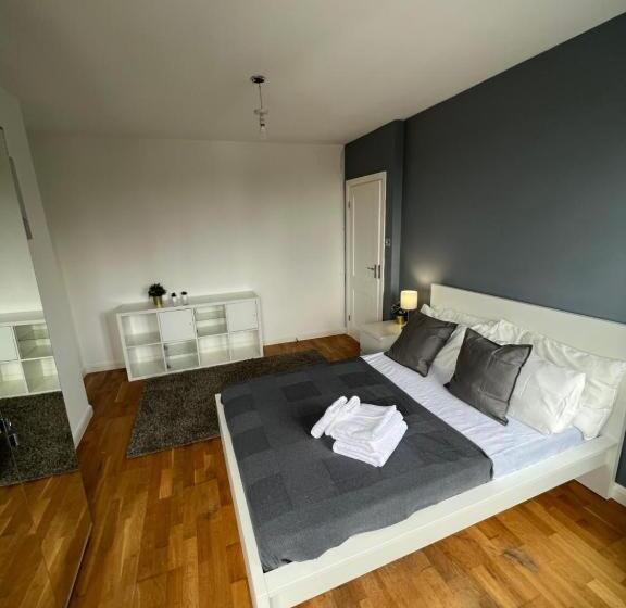 Пансион Stunning House 15 Min From Wembley Arena