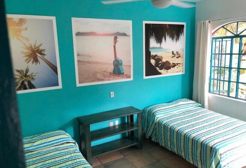 Пансион Surf N Roll House