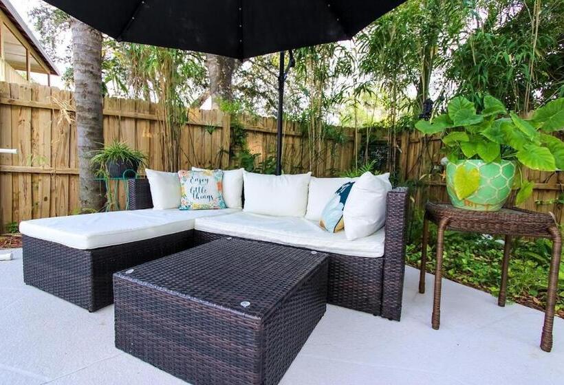 بنسيون The Sunburst Oasis