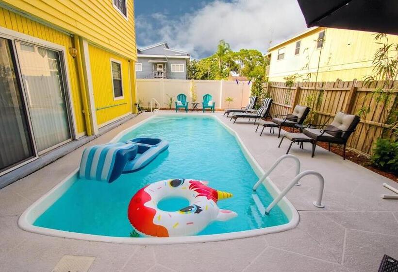 بنسيون The Sunburst Oasis