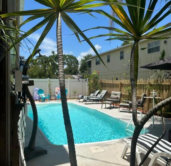 بنسيون The Sunburst Oasis