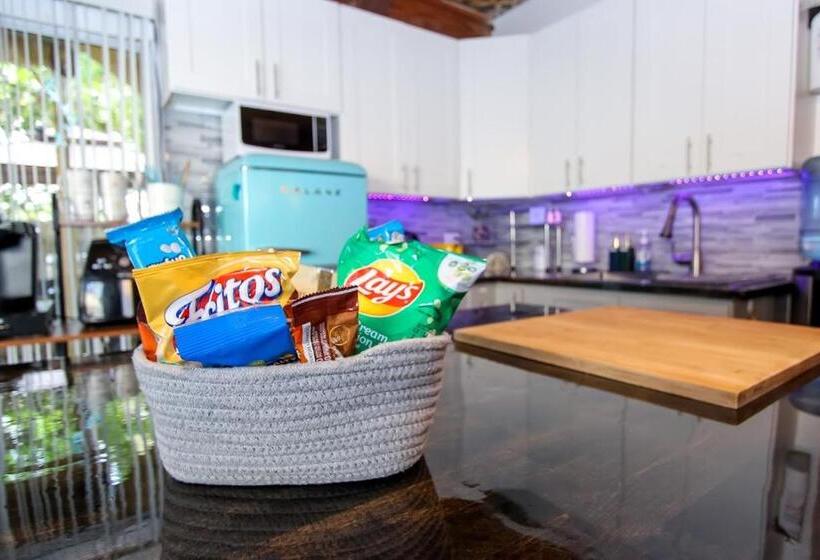 بنسيون The Sunburst Oasis