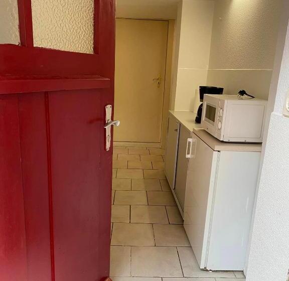 פנסיון Van Kim 2   Souterrain Monteurwohnung