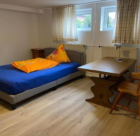 פנסיון Van Kim 2   Souterrain Monteurwohnung