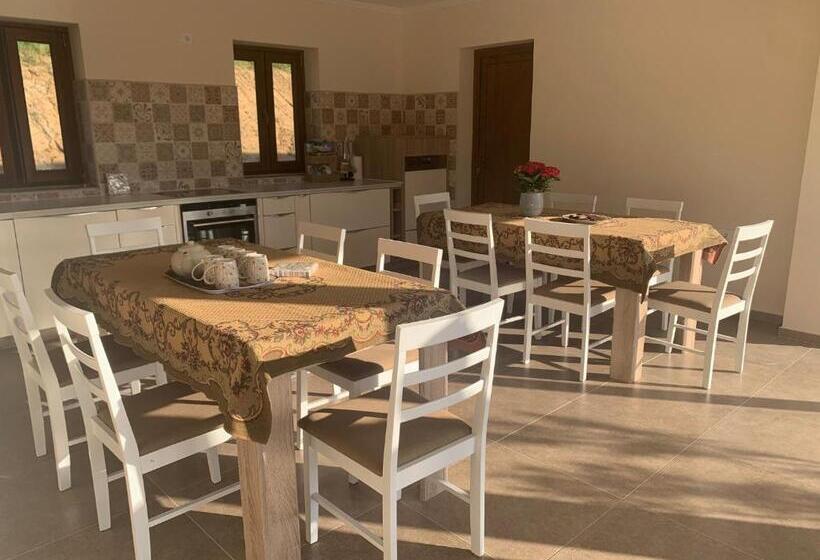 ペンション Vitál Guesthouse