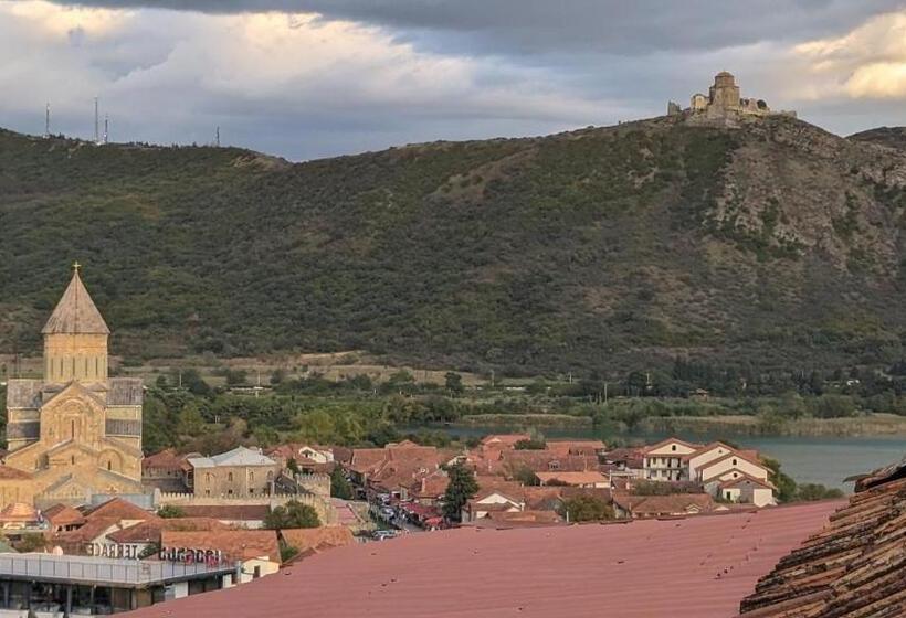 پانسیون White Orchid