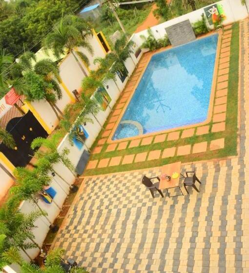 بنسيون Yathara Farm House Pondy