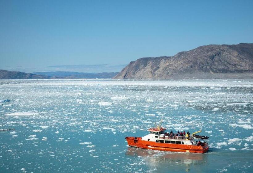 Курорт Glacier Lodge Eqi