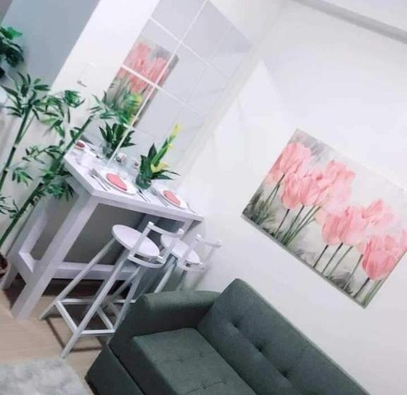 استراحتگاه J&r Staycation   Smdc Trees Residences