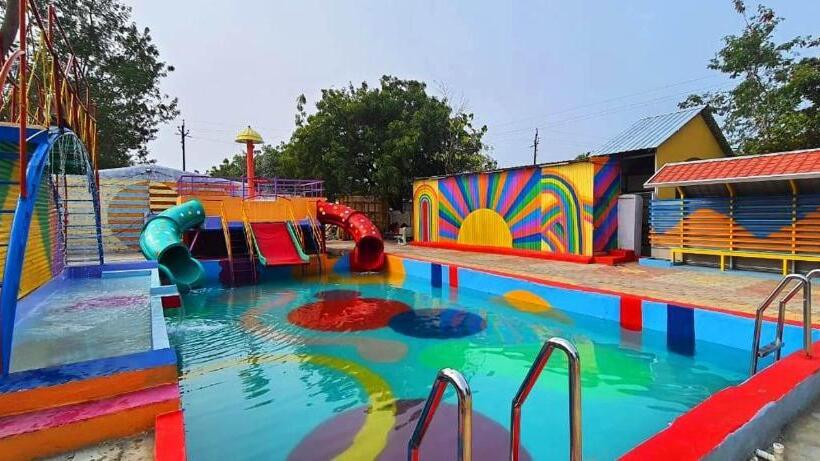 منتجع Radhakunj Agrotourism Stays