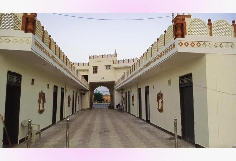 Riddheshwar Palace Hotel & Restaurant