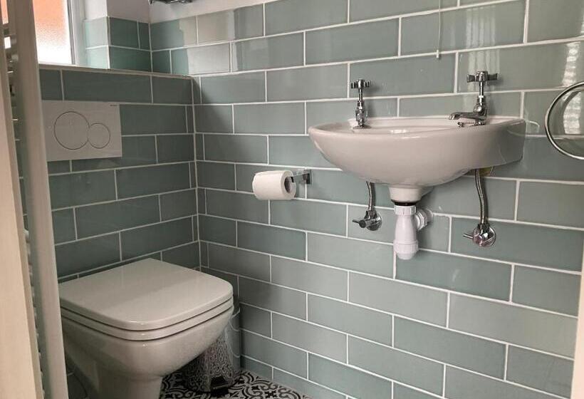 Wilmcote Bed And Breakfast