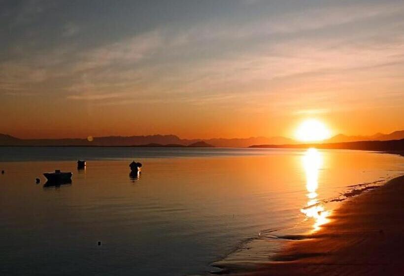 호스텔 Ilha Do Mel Casa Familiar Quartos Economicos Nova Brasilia