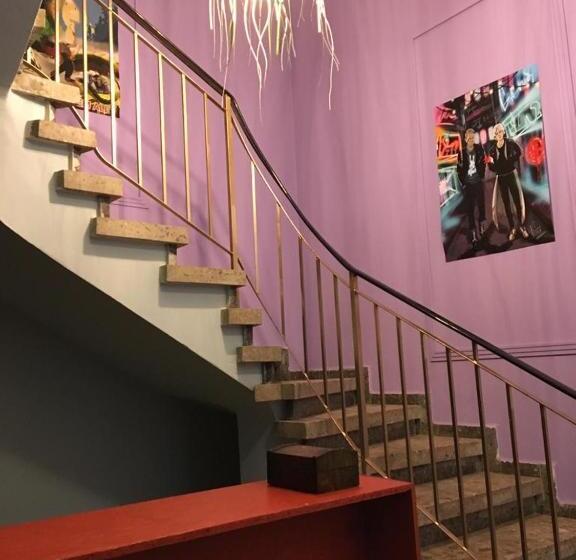 Noer Hostel