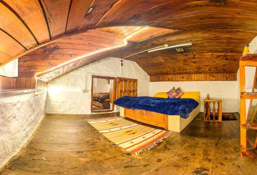 تختخواب و صبحانه Aarya Homes