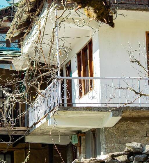 تختخواب و صبحانه Aarya Homes