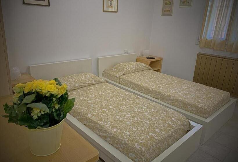 مبيت وإفطار Al Sit Ed Marino