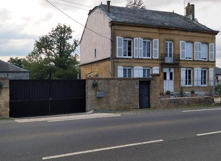 ベッドアンドブレックファースト Au Beau Séjour