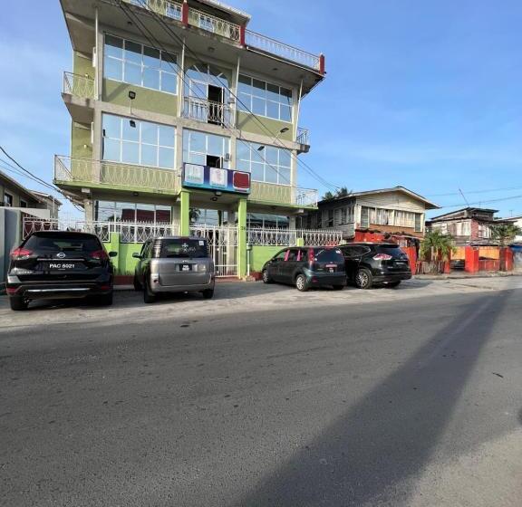 تختخواب و صبحانه Emerald Apartments Inc