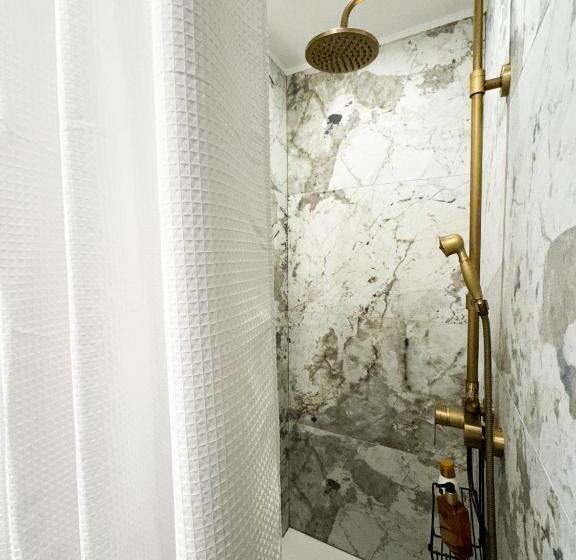 민박 La Chambre Des Trois églises