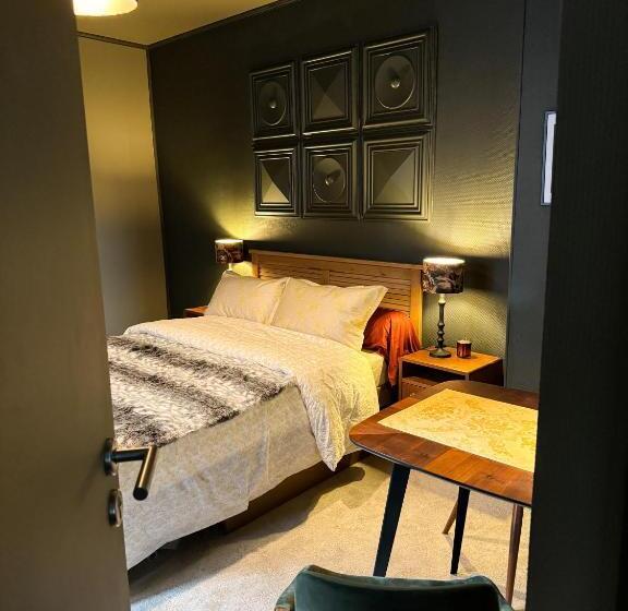 민박 La Chambre Des Trois églises