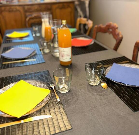 Bed and Breakfast Le Terrier, Chambre D Hôtes à Thème Alice Au Pays Des Merveilles