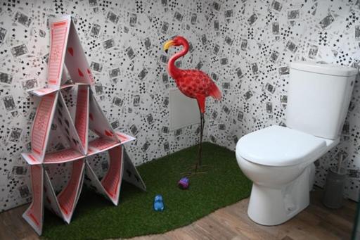 Bed and Breakfast Le Terrier, Chambre D Hôtes à Thème Alice Au Pays Des Merveilles