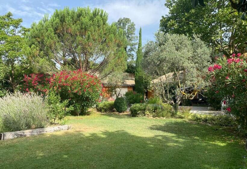 Bed and Breakfast Mas Des Bômes