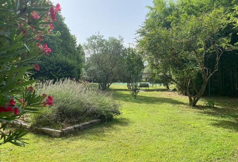 Bed and Breakfast Mas Des Bômes