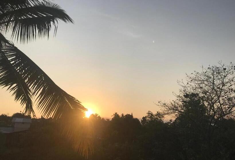 민박 Muni S Lombok Bungalow