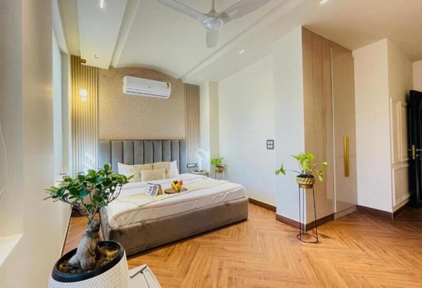 Bed and Breakfast Premium Suites In Malviya Nagar