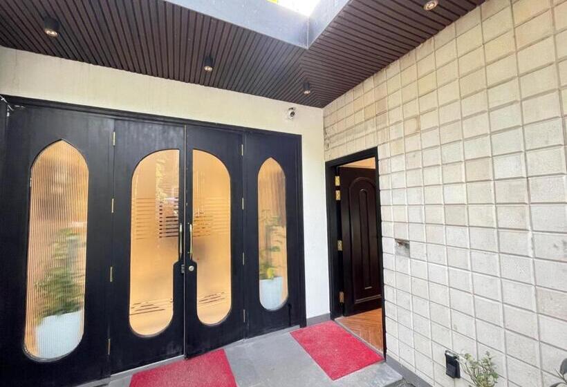 Bed and Breakfast Premium Suites In Malviya Nagar