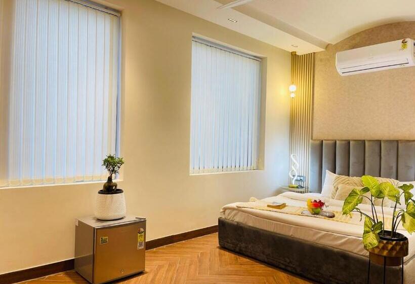 Bed and Breakfast Premium Suites In Malviya Nagar