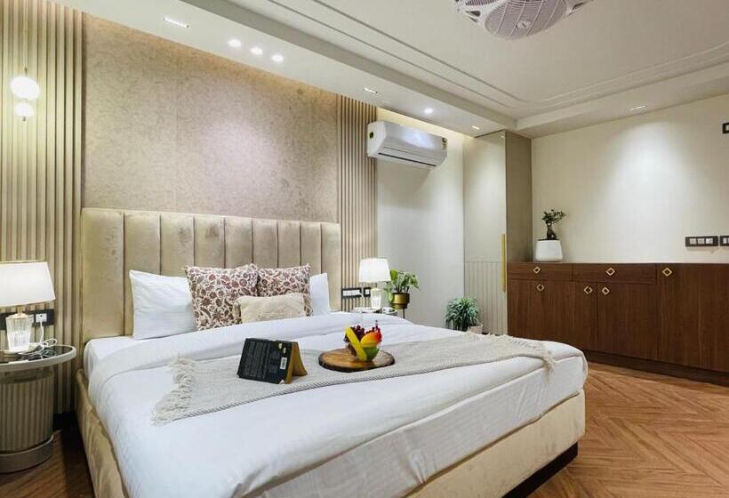Bed and Breakfast Premium Suites In Malviya Nagar