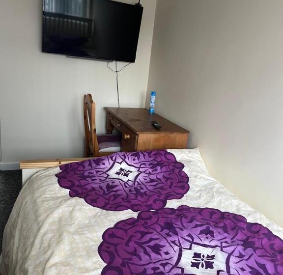 민박 Self Contained Room, En Suite With Separate Lockable Front Door, Located In An Exclusive Area