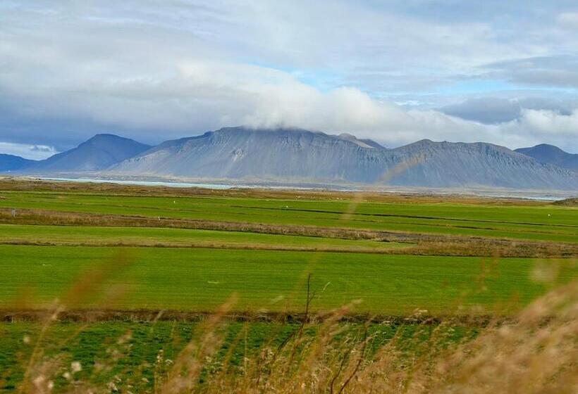 تختخواب و صبحانه Selið Farm Stay   Guesthouse