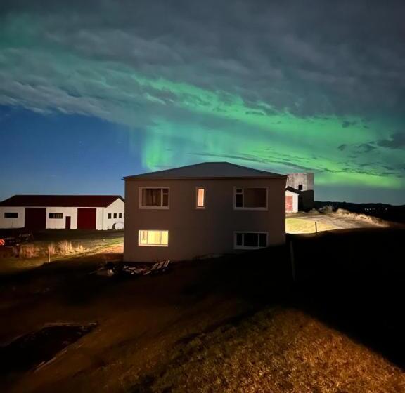 تختخواب و صبحانه Selið Farm Stay   Guesthouse