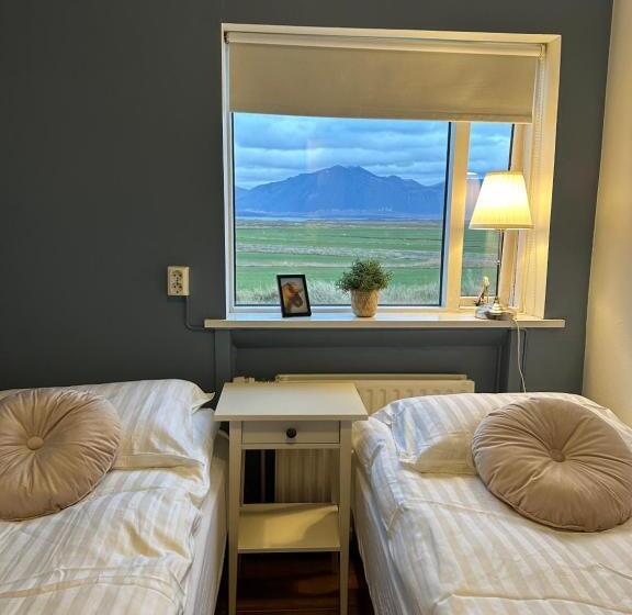 تختخواب و صبحانه Selið Farm Stay   Guesthouse