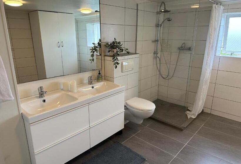 تختخواب و صبحانه Selið Farm Stay   Guesthouse