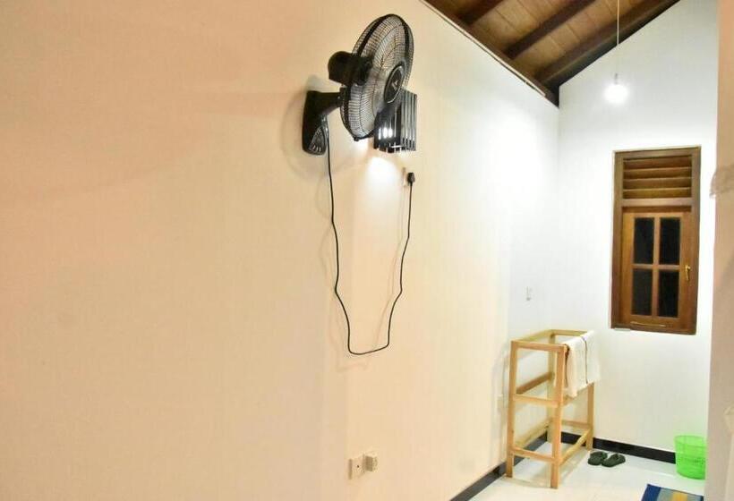 민박 Silent Cabana And Restaurant Marakolliya, Tangalle